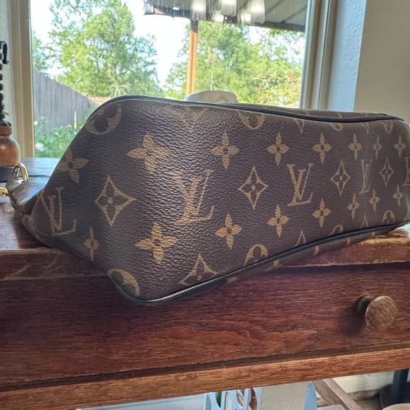 Louis Vuitton Brown and Black Shoulder Bag - Picture 8 of 11